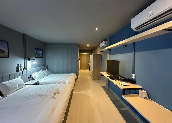 Phuket Vibe, House, 7 Mins To Bts, Center, Private In Sathon, Private Bathroom, Bangkok, Thailand 게스트하우스