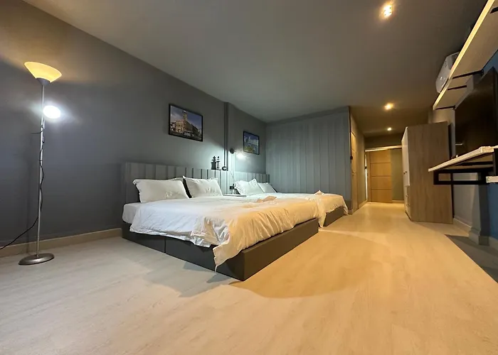 Phuket Vibe, House, 7 Mins To Bts, Center, Private In Sathon, Private Bathroom, Bangkok, Thailand 게스트하우스 방콕