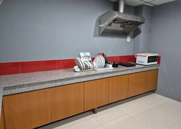 Phuket Vibe, House, 7 Mins To Bts, Center, Private In Sathon, Private Bathroom, Bangkok, Thailand 3*