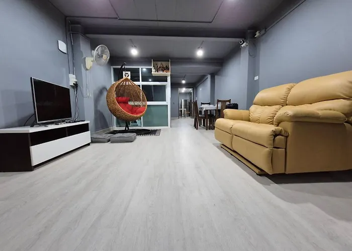 Phuket Vibe, House, 7 Mins To Bts, Center, Private In Sathon, Private Bathroom, Bangkok, Thailand 3*