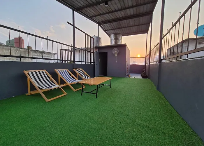 Phuket Vibe, House, 7 Mins To Bts, Center, Private In Sathon, Private Bathroom, Bangkok, Thailand 게스트하우스 방콕